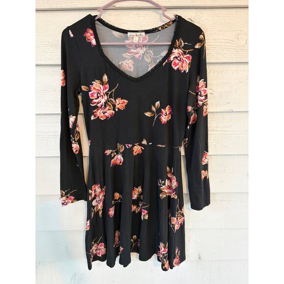 Mine Britton Black Floral Long Sleeve Skater Dress Size M - Picture 2 of 5